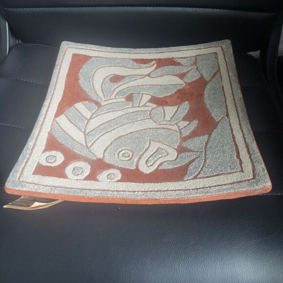 Indonesian pottery from Lombak Fish Dish Sand Art Piece 12 X 12 Has Brochure - Picture 10 of 10